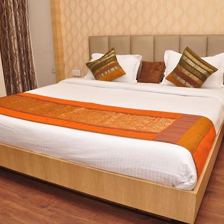 Hotel Mercury Inn By Sonachi Amritsar Eksteriør billede