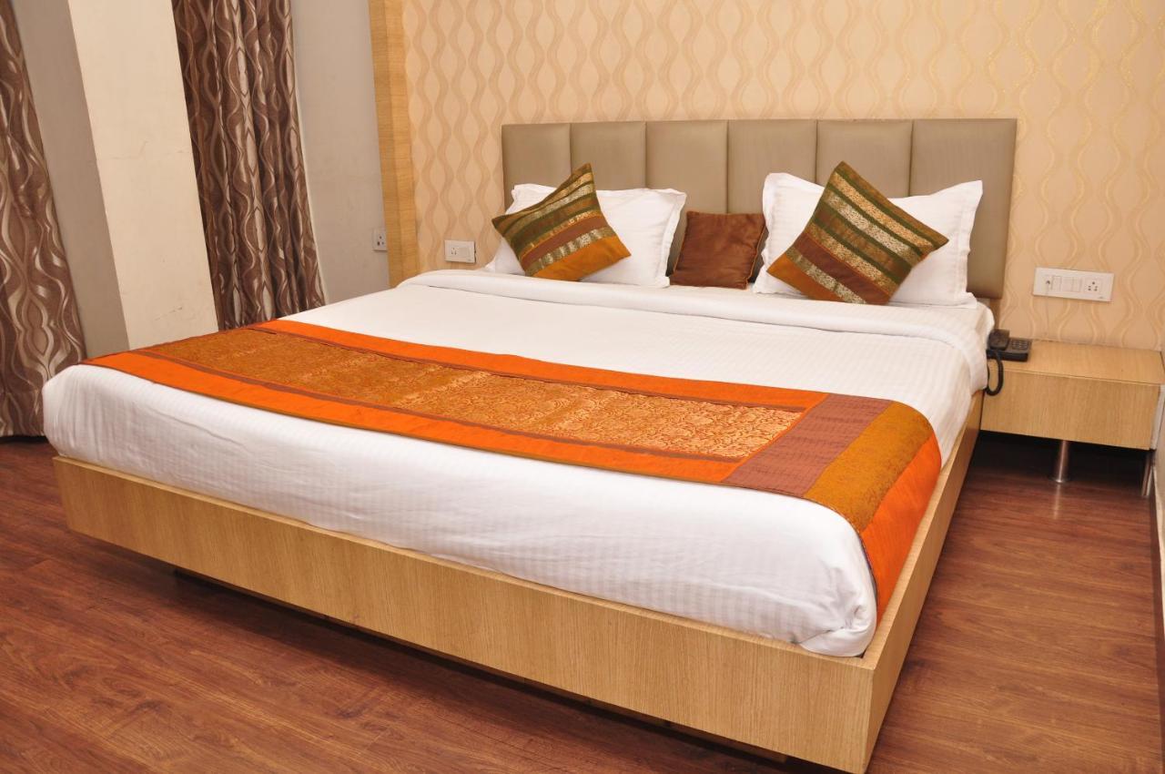 Hotel Mercury Inn By Sonachi Amritsar Eksteriør billede